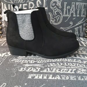 NEW! EXTREMELY ME GIRLS BLACK BOOTIES